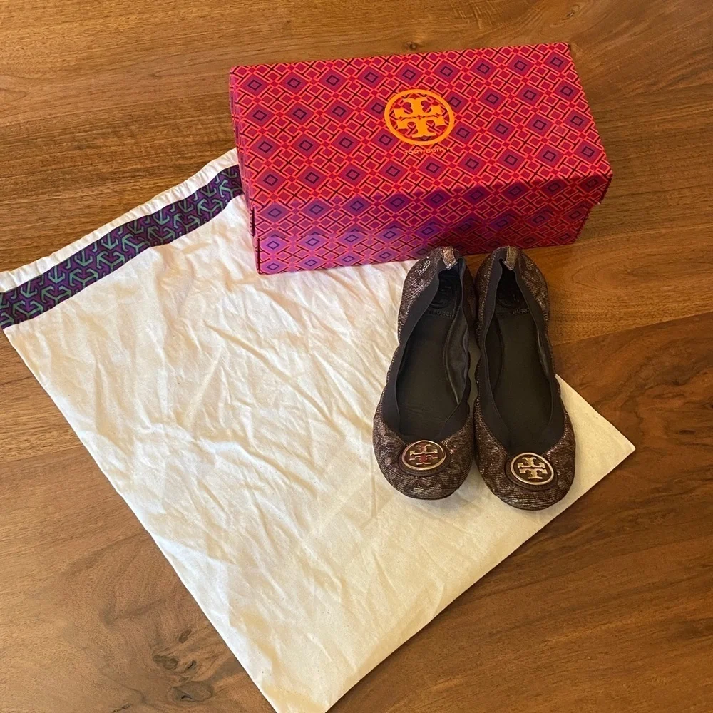 Tory Burch Caroline Ballet Flats with a snakeskin pattern.  Size 6.5